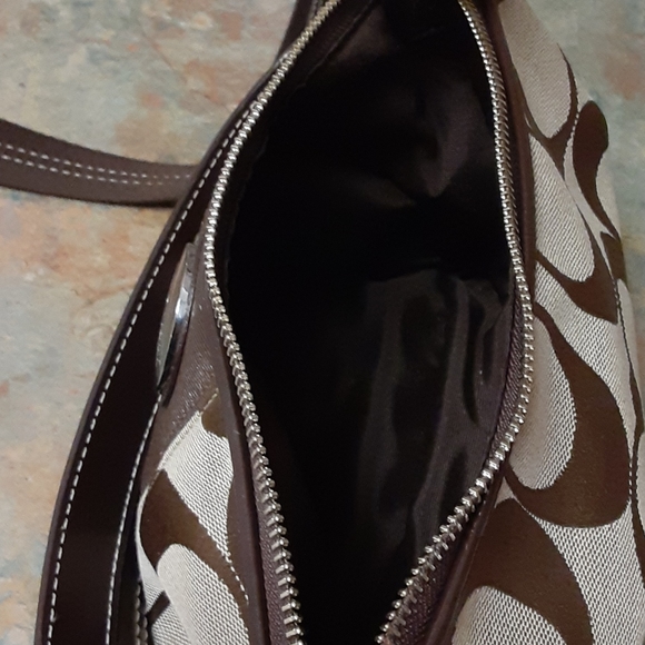 Coach - Picture 4 of 4